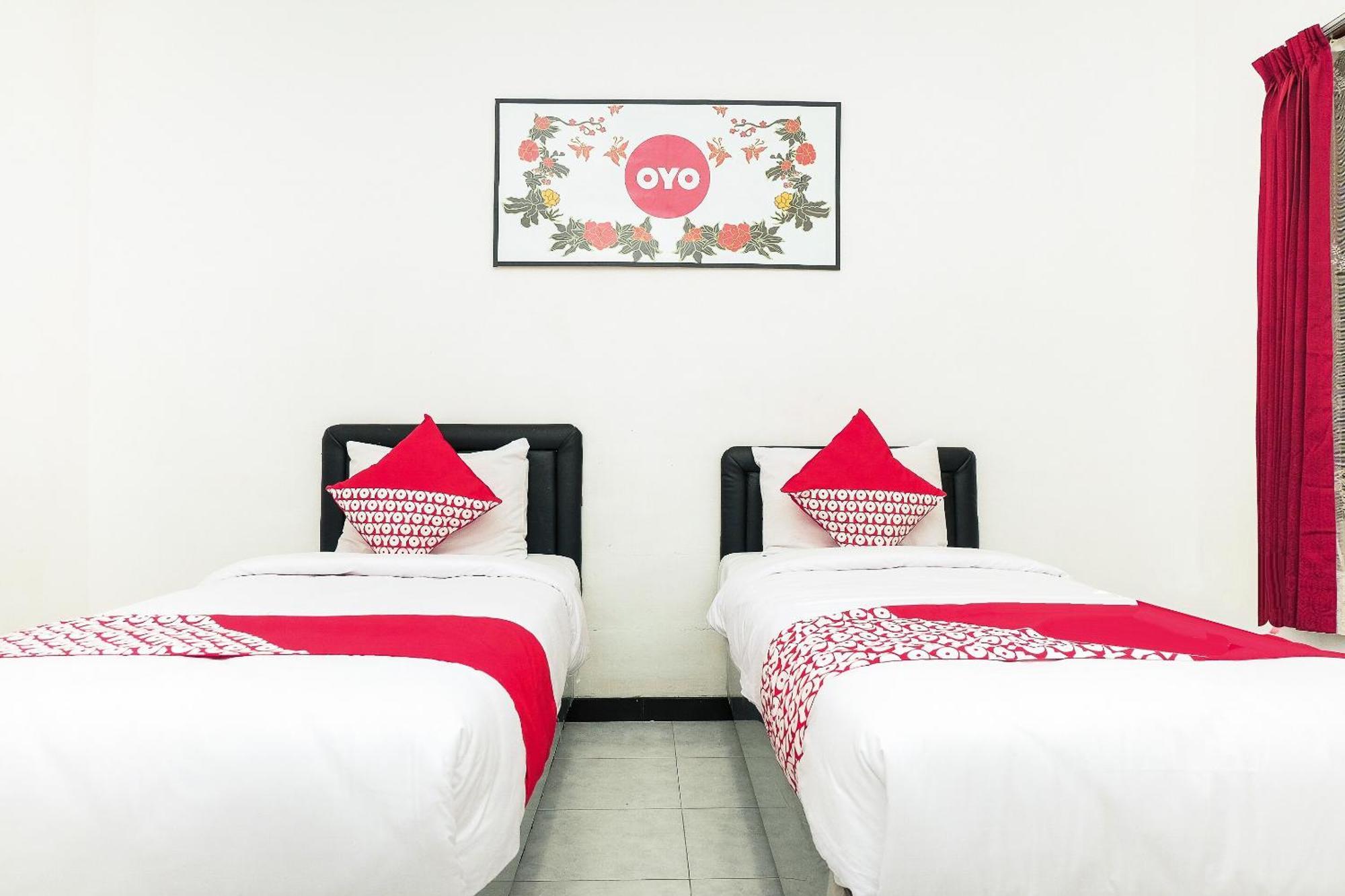 Super Oyo 353 Loesje Guest House Syariah Malang Zewnętrze zdjęcie